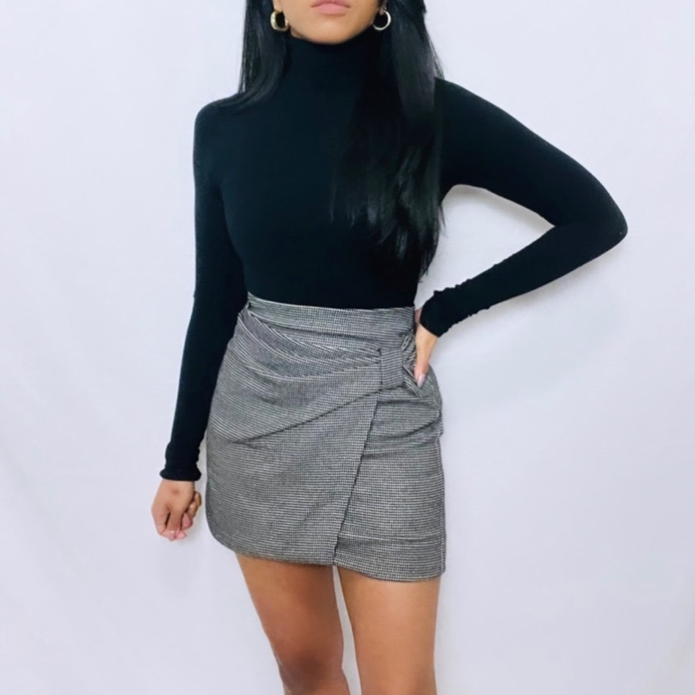 Club Monaco | Black and White Houndstooth Faux Wrap High Waist Mini Skirt 0